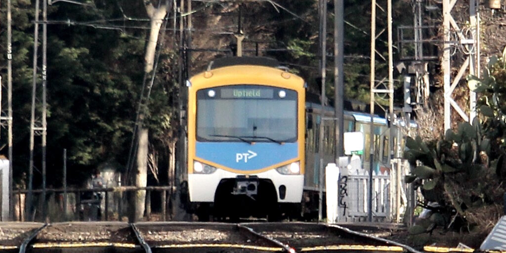 Train to Upfield